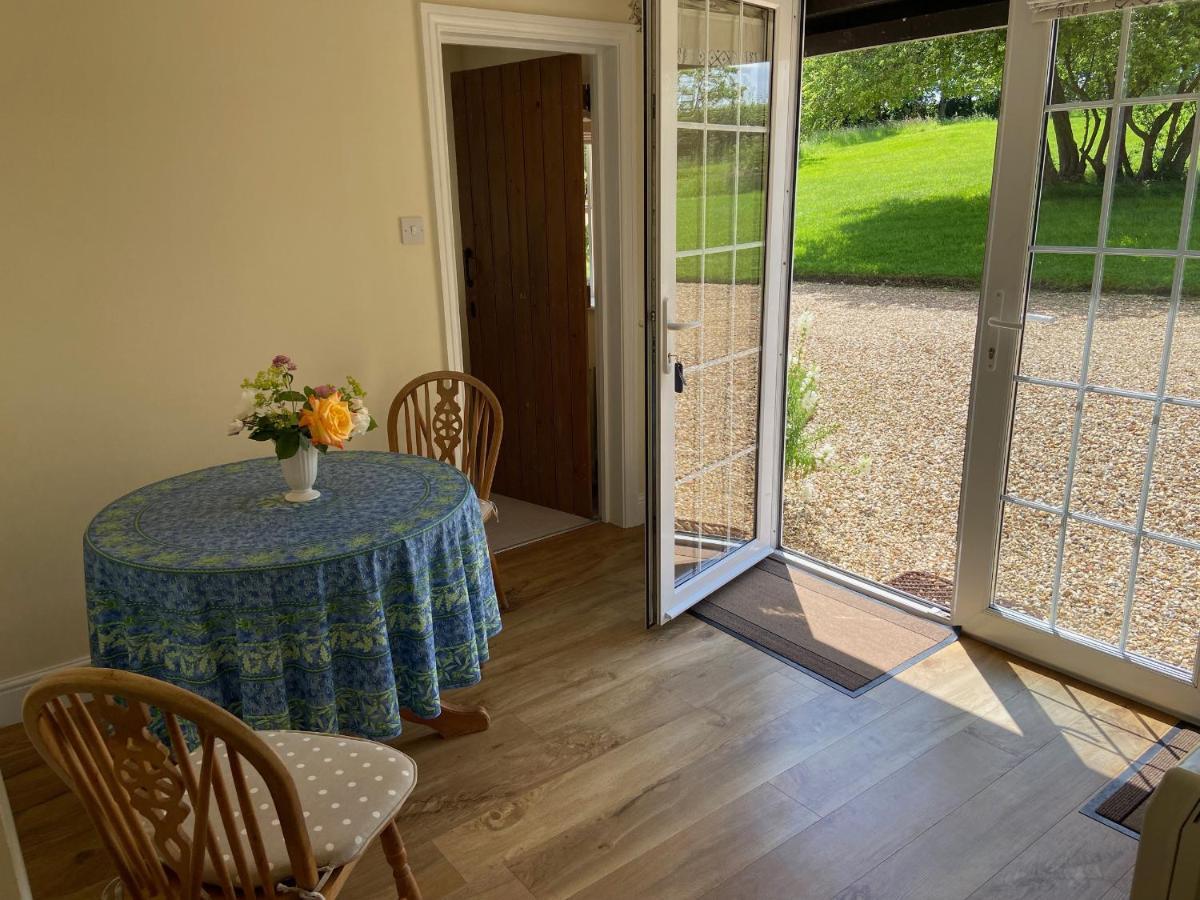 Oke Apple Cottage Shillingstone Exterior photo